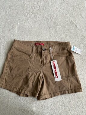 NWT Unionbay Women's Tan Casual Shorts size 9